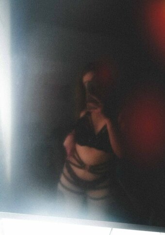 sarayermanoss Nude Leaks Photo 7