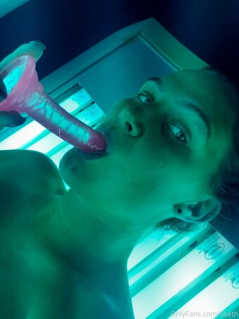 sbeth Nude Leaks Photo 15