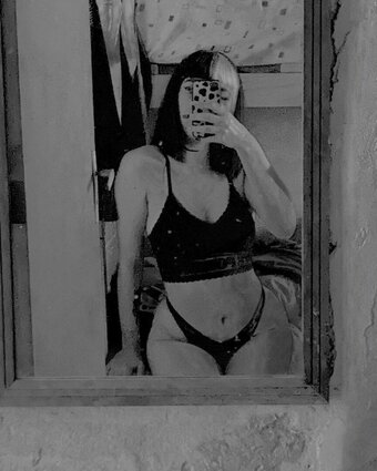 scarmoon22 / _i_n__d_u_ Nude Leaks OnlyFans Photo 10