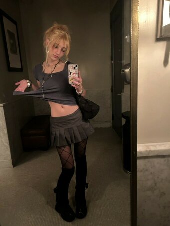 scenehe4rt / https: / laceygloom Nude Leaks Photo 5