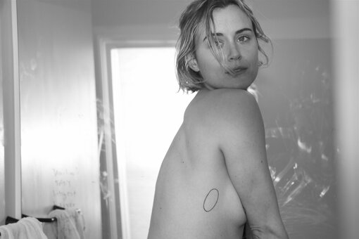 schilling Nude Leaks Photo 2