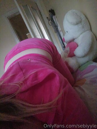 sebiyyle Nude Leaks Photo 15