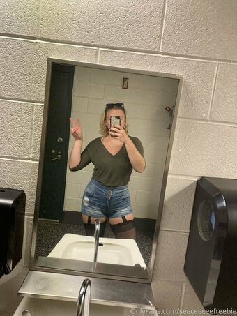seeceeceefreebie Nude Leaks Photo 2