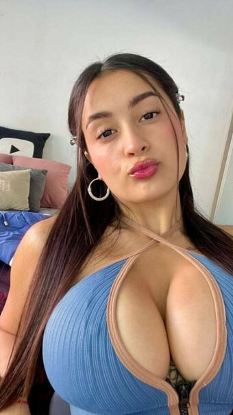 Seleneitor Nude Leaks Photo 6