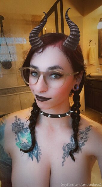 sentientbees2 Nude Leaks Photo 8