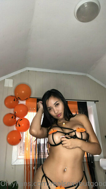 Sexybutgoodgirl Nude Leaks OnlyFans Photo 2