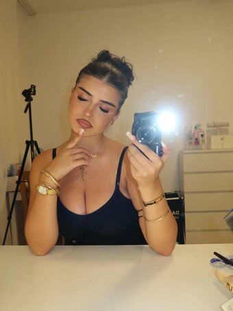 shathi.alias / Shaaliax Shathi Nude Leaks Photo 6