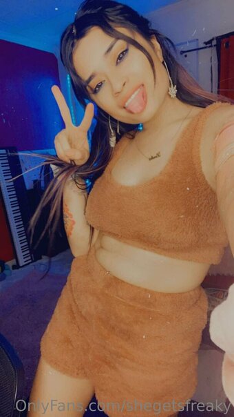 shegetsfreaky Nude Leaks Photo 6