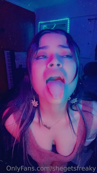 shegetsfreaky Nude Leaks Photo 7