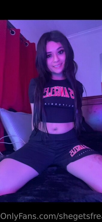 shegetsfreaky Nude Leaks Photo 9