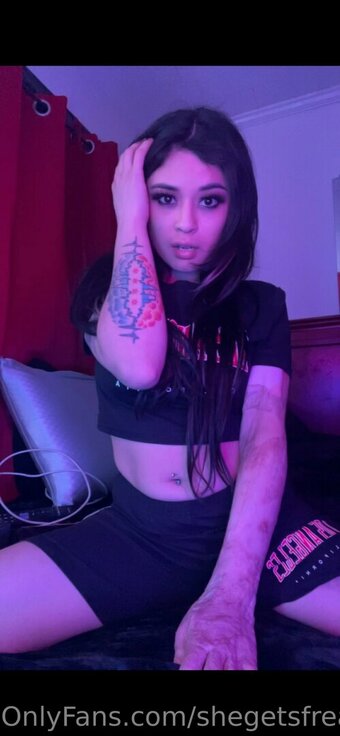 shegetsfreaky Nude Leaks Photo 13