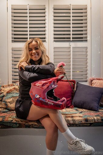 shellpageau Nude Leaks Photo 6