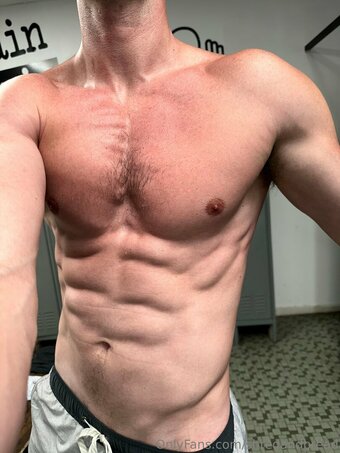 shredandbread Nude Leaks Photo 27