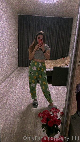 shy_lilli Nude Leaks Photo 1