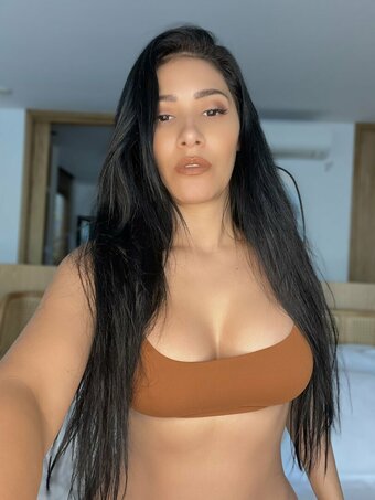 Simone E Simaria / simoneesimaria Nude Leaks Photo 9