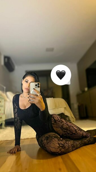 Simone E Simaria / simoneesimaria Nude Leaks Photo 10