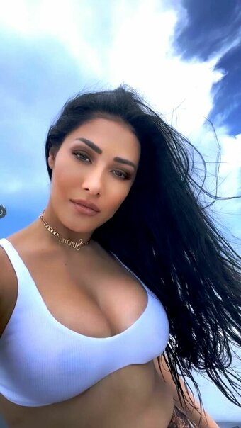 Simone E Simaria / simoneesimaria Nude Leaks Photo 22