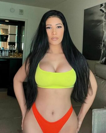 Simone E Simaria / simoneesimaria Nude Leaks Photo 23