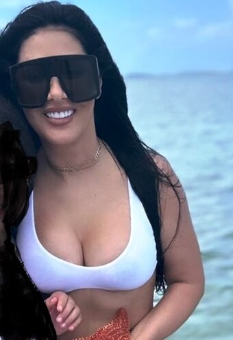 Simone E Simaria / simoneesimaria Nude Leaks Photo 24