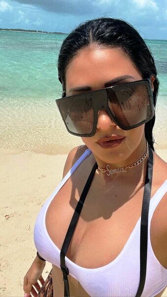 Simone E Simaria / simoneesimaria Nude Leaks Photo 25