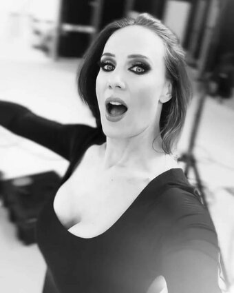 Simone Simons / simonesimons Nude Leaks Photo 15
