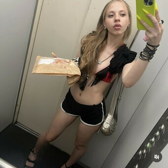 simonealysia Nude Leaks Photo 6