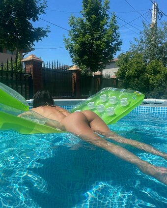 simonna95 / AncaBaidoc / AncaSimonna / ancasimonna95 Nude Leaks OnlyFans Photo 8
