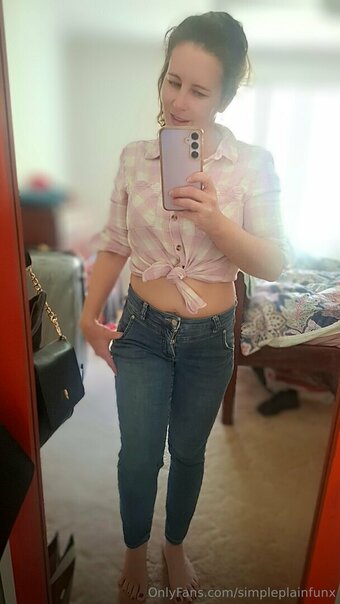 simpleplainfunx Nude Leaks Photo 7