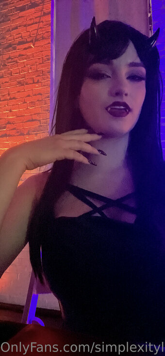 SimplexityLaFae / MikkiMonster / SimplexityF / mikki_moon_ / simplexitylafaye Nude Leaks OnlyFans Photo 12