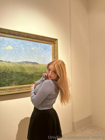 simunka.show Nude Leaks Photo 16