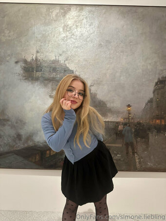 simunka.show Nude Leaks Photo 17