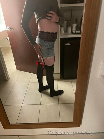 sissycece Nude Leaks Photo 2