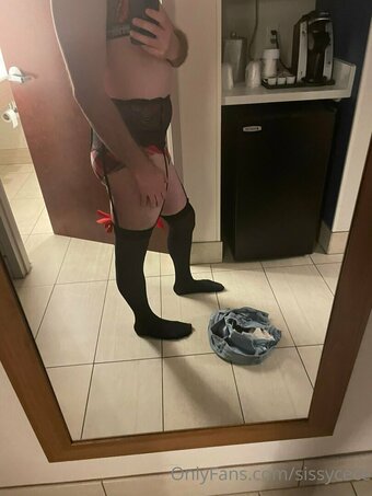 sissycece Nude Leaks Photo 12