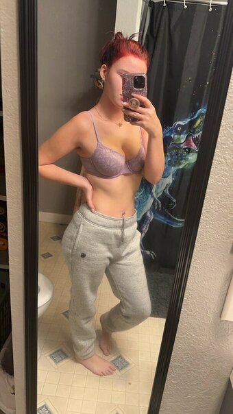 Sky Smith / Bloodyroses_1 / Sky_22738 / sky_2273 Nude Leaks OnlyFans Photo 2