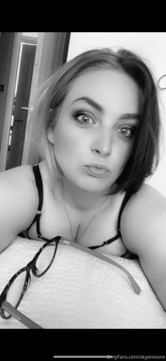 skyemoore Nude Leaks Photo 22