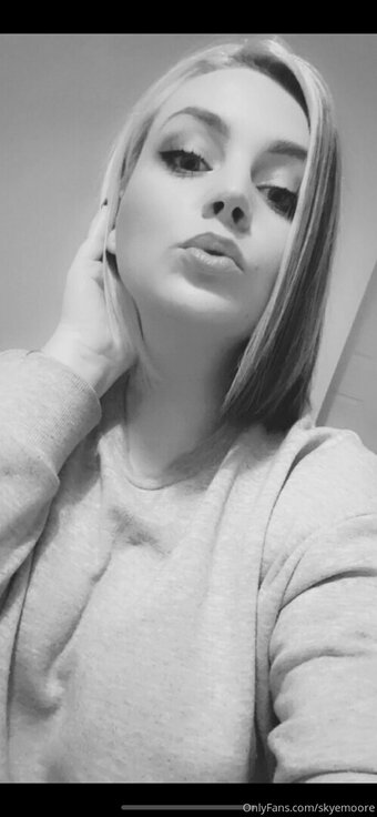 skyemoore Nude Leaks Photo 24