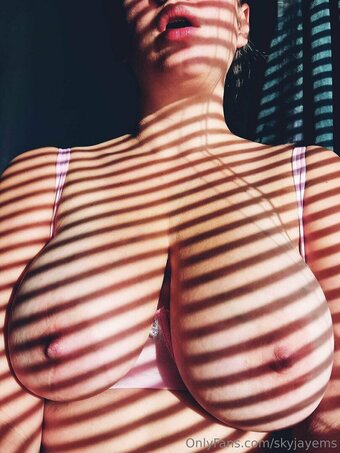 skyjayems Nude Leaks Photo 14