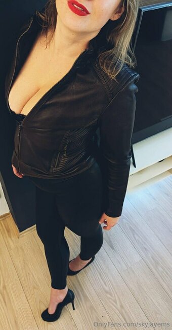 skyjayems Nude Leaks Photo 17