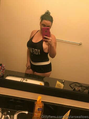 skylarswallows Nude Leaks Photo 10