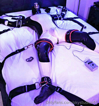 skystudios42 Nude Leaks Photo 22