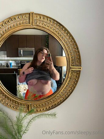 sleepy.sofia Nude Leaks Photo 1