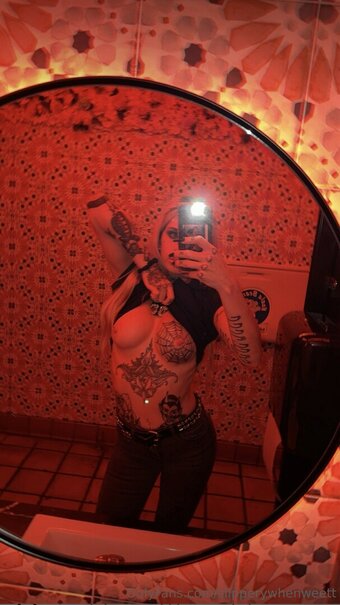 Slipperywhenweet / 6ghost6gurl6 / slipperywhenweett / slipperywhenwetofficial Nude Leaks OnlyFans Photo 1