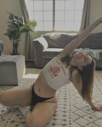 slybabe_ / Russiansly / sliceofsly / slybabe3 Nude Leaks OnlyFans Photo 7