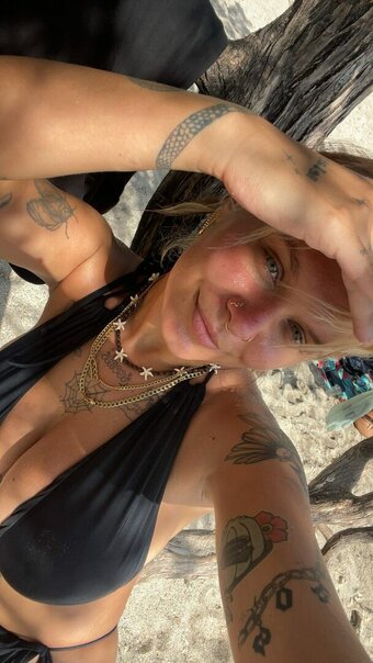 -smartass- / Shanyldv / smartassss Nude Leaks OnlyFans Photo 34