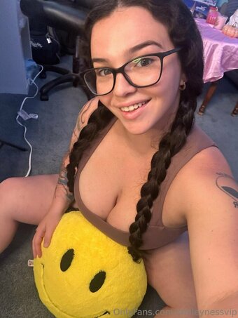 smileyness Nude Leaks Photo 2