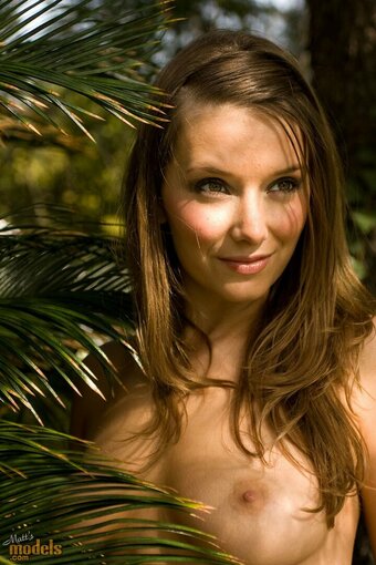Snowflake Nude Leaks Photo 8