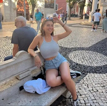 Sofia Beverly Nude Leaks Photo 20