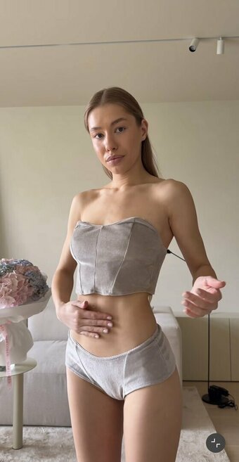Sofia Holetts / Holetts Nude Leaks Photo 2