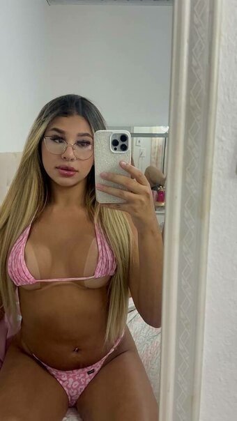 Sofia Isabela / SofiaaaIsabella / https: / linksofii / linksofii... / sofiaaa.isaa / sofiaareservaa Nude Leaks Photo 6