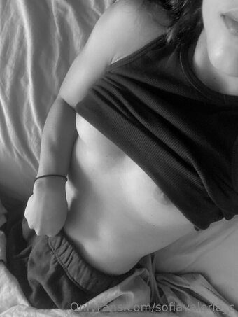 Sofia Valeria / sofiavaleria_c Nude Leaks OnlyFans Photo 1